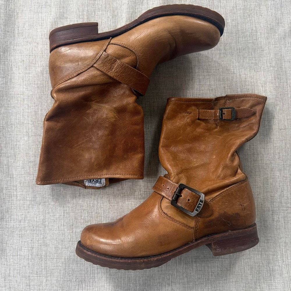 Frye Leather Moto Harness Strap Boots
Womens size 6